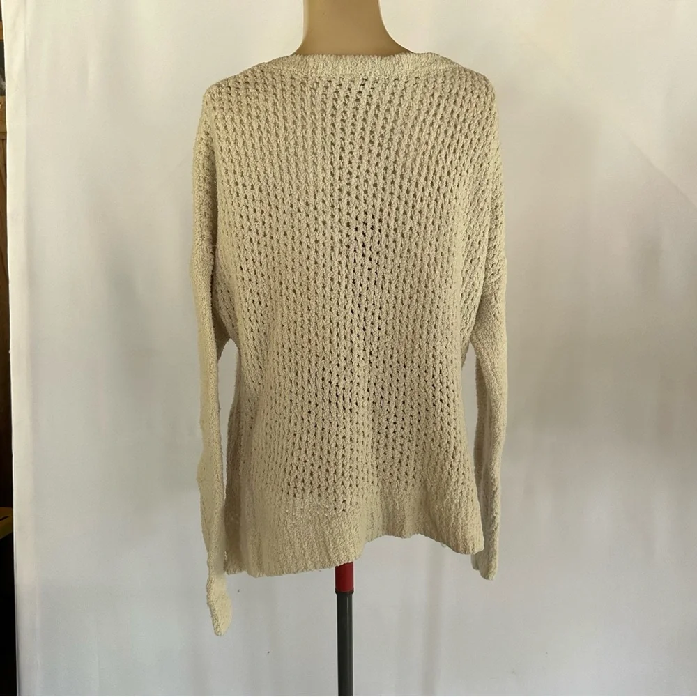 cupcakes & cashmere chic neck
